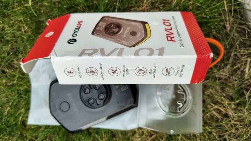 Denní svícení, powerbanka, přední světlo Cyclami Nové