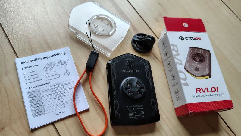 Denní svícení, powerbanka, přední světlo Cyclami Nové