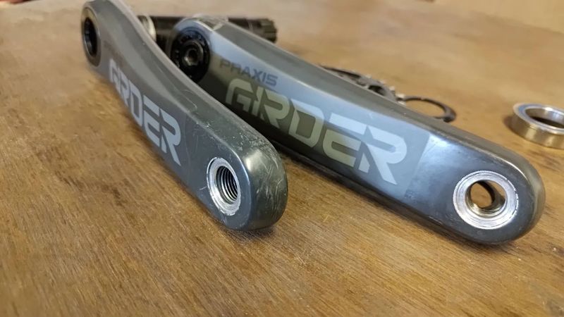 Karbonové kliky Praxis Works Girder 170 mm + převodník OneUp 28z oválný