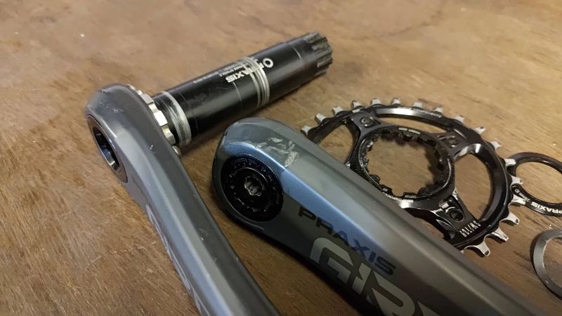 Karbonové kliky Praxis Works Girder 170 mm + převodník OneUp 28z oválný