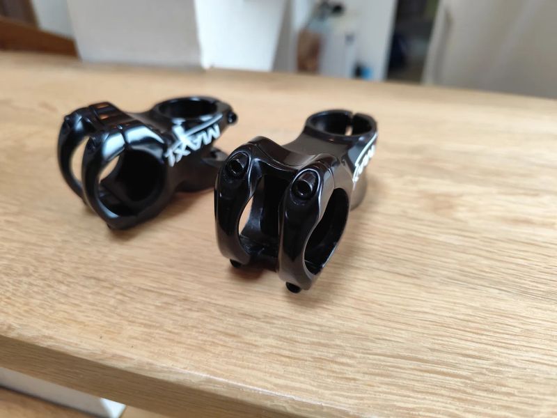 Představec 2x MAX1 , IBIS, 31,8