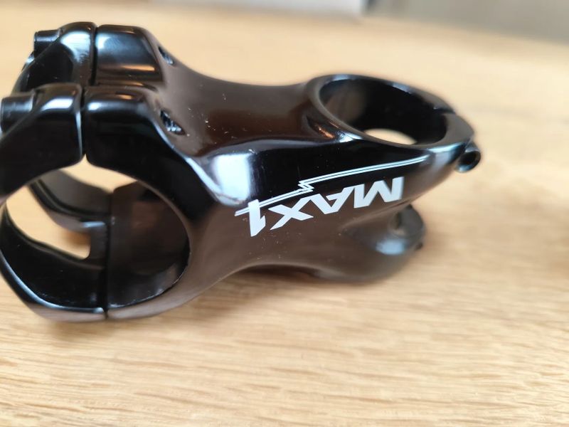 Představec 2x MAX1 , IBIS, 31,8