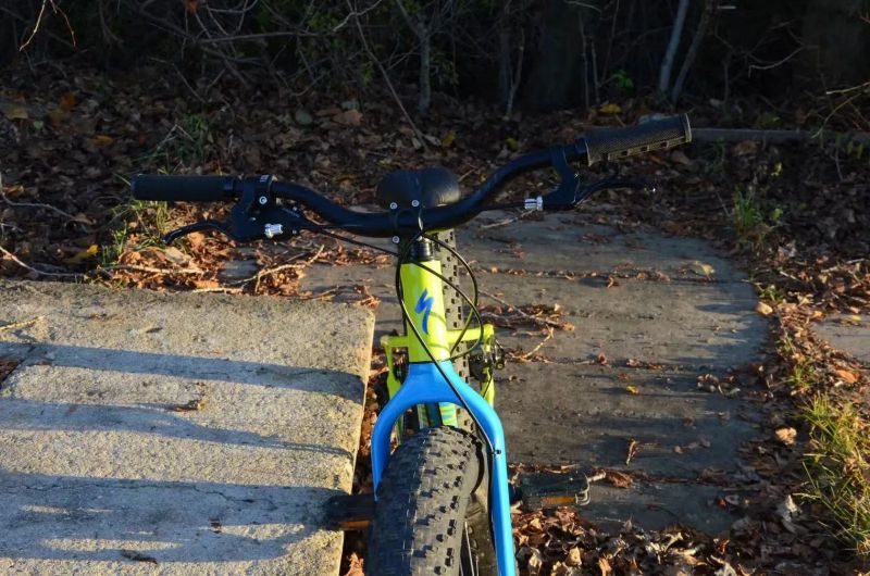 Specialized Fatboy 24 – dětský + 1 řídítka navíc