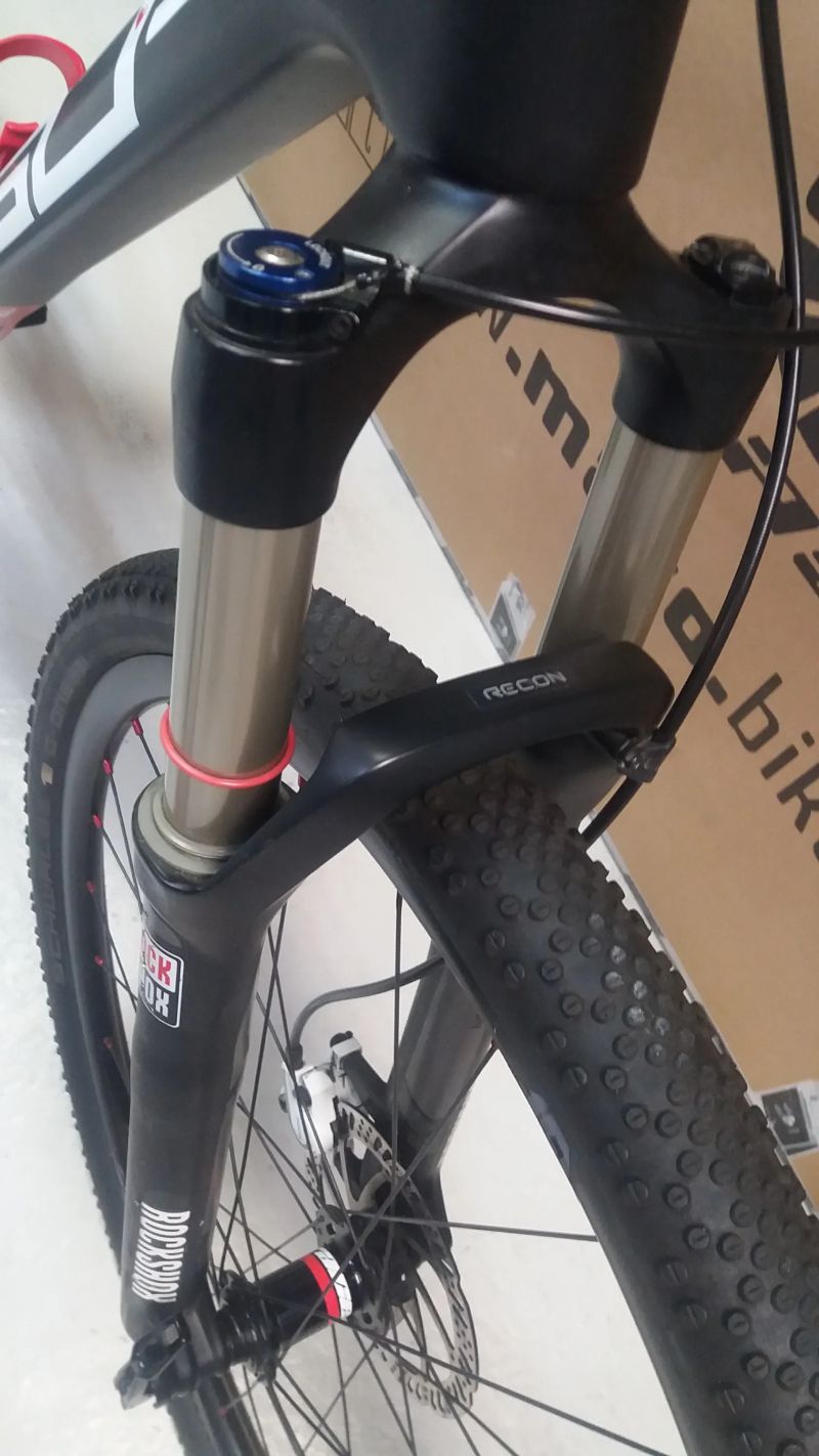 Karbonové kolo SUP 29" Deore/XTR 1x11 - vel.19"