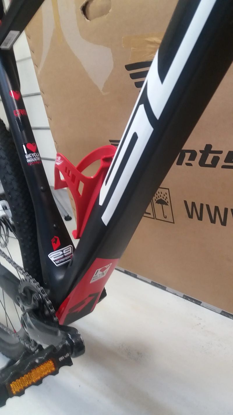 Karbonové kolo SUP 29" Deore/XTR 1x11 - vel.19"