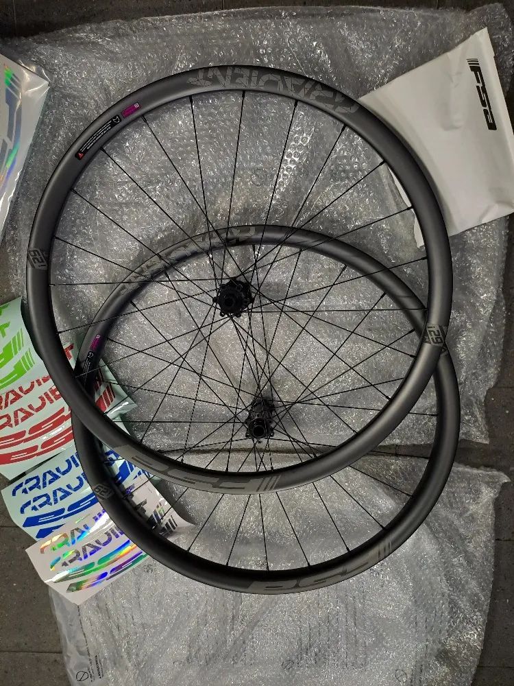 NOVÉ nepoužité karbonové kola FSA Gradient i29 WideR Carbon / 29er / boost osy / Shimano Micro Splin