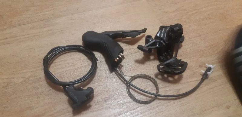 Řadící páka, přehazovačka a brzdový třmen Shimano GRX 12 sp.
