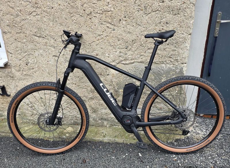 Cube CUBE Reaction Hybrid SL Black´n´metal model 2022