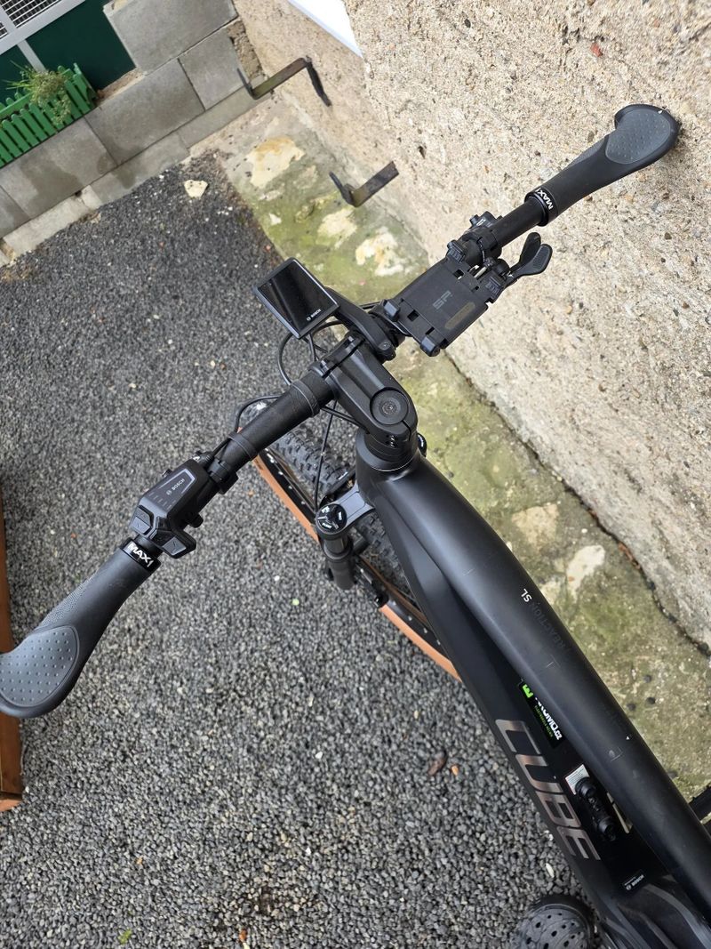 Cube CUBE Reaction Hybrid SL Black´n´metal model 2022