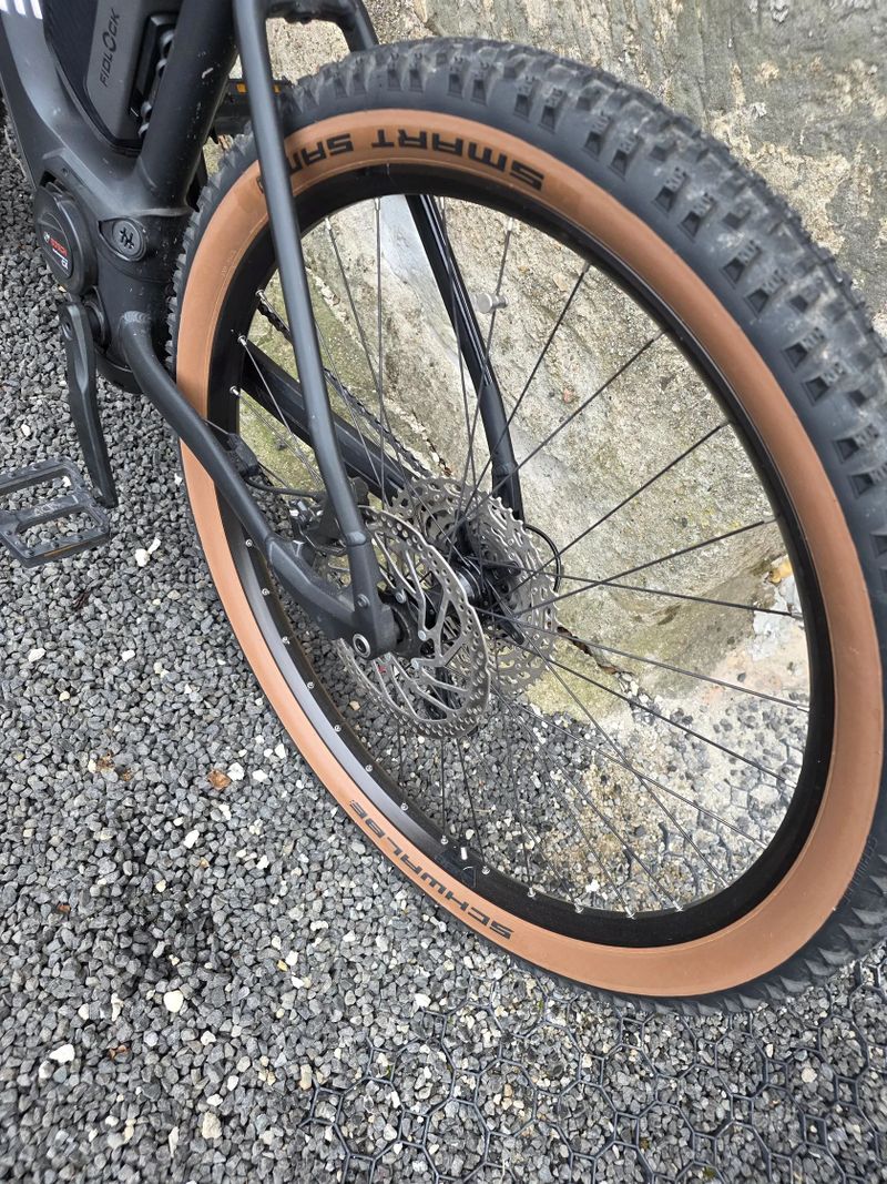 Cube CUBE Reaction Hybrid SL Black´n´metal model 2022