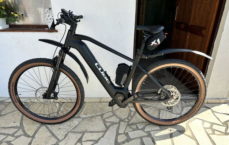 Cube CUBE Reaction Hybrid SL Black´n´metal model 2022