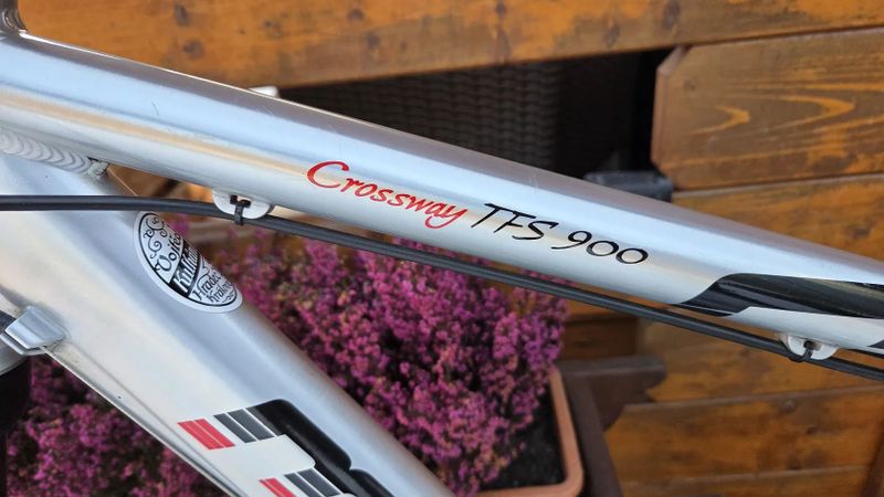 Trekové kolo Merida Crossway TFS 900-Sport-V vel. 19" 168-183cm nevyužité jako NOVÉ.