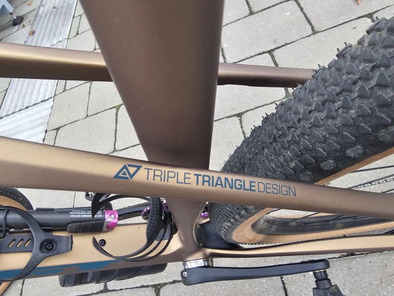 GT Grade Carbon Pro LE