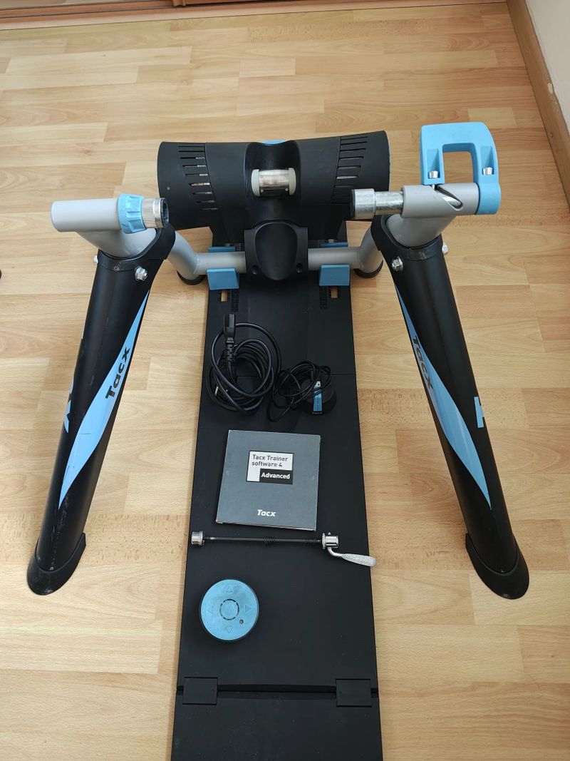 Tacx i-Genius T2021 & zatáčecí black trace 