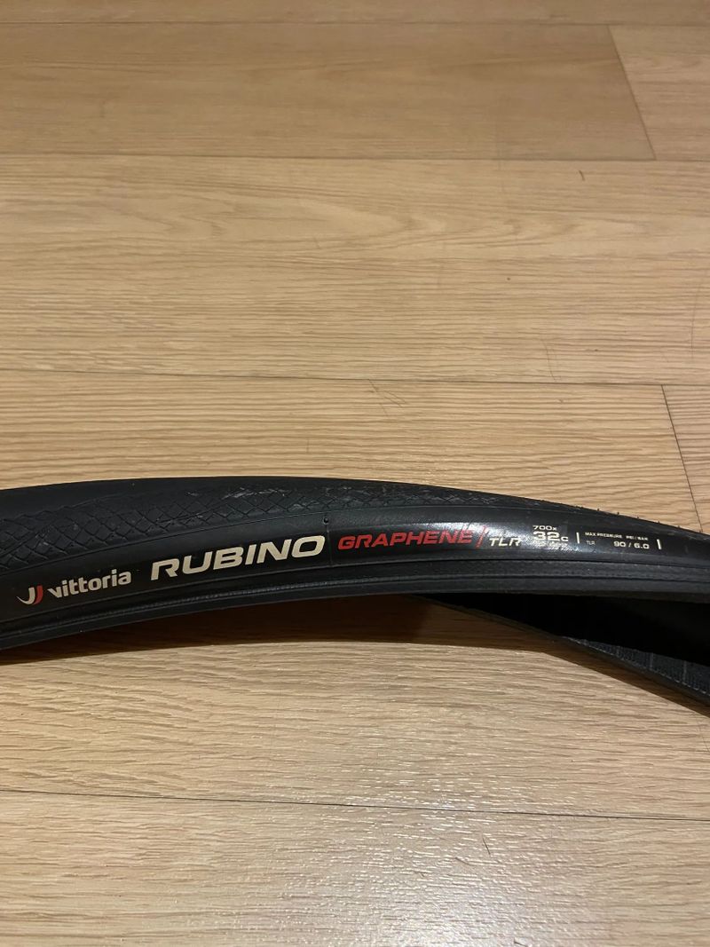2ks Vittoria Rubino 700x32c TLR 