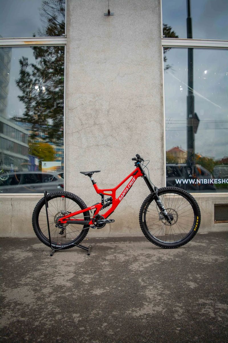 SANTA CRUZ V10 8 CC DH S (vel. L)