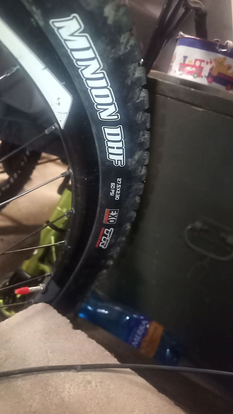 3x ježděne pláště maxxis 