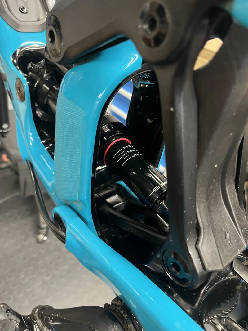 Specialized Enduro Comp velikost S2 160-173cm pro mladé ridery !