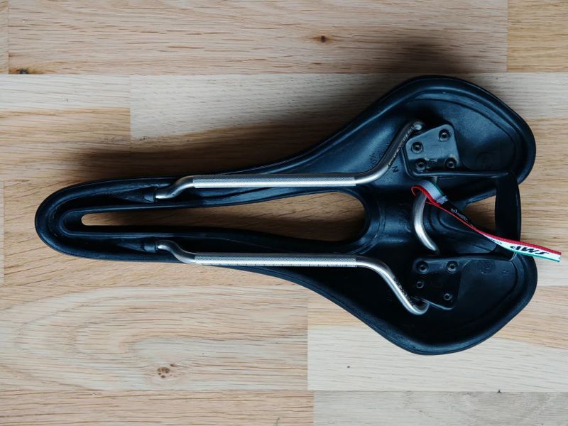 Sedlo Selle SMP VT30 cerná, unisex, 283x155mm, cca 290g