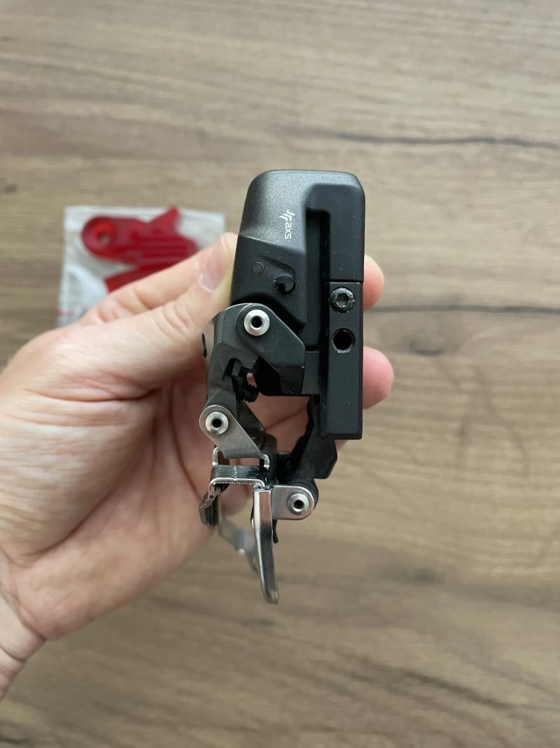 Přesmykač Sram Rival eTap AXS D1