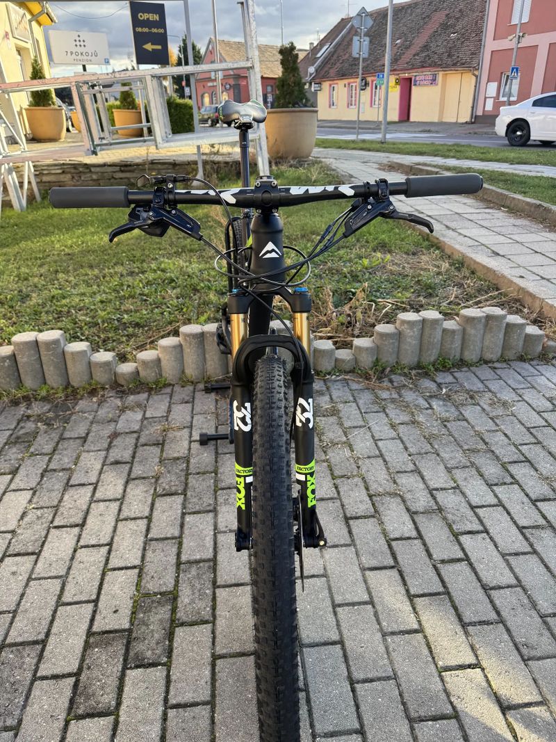 Merida Ninety six team