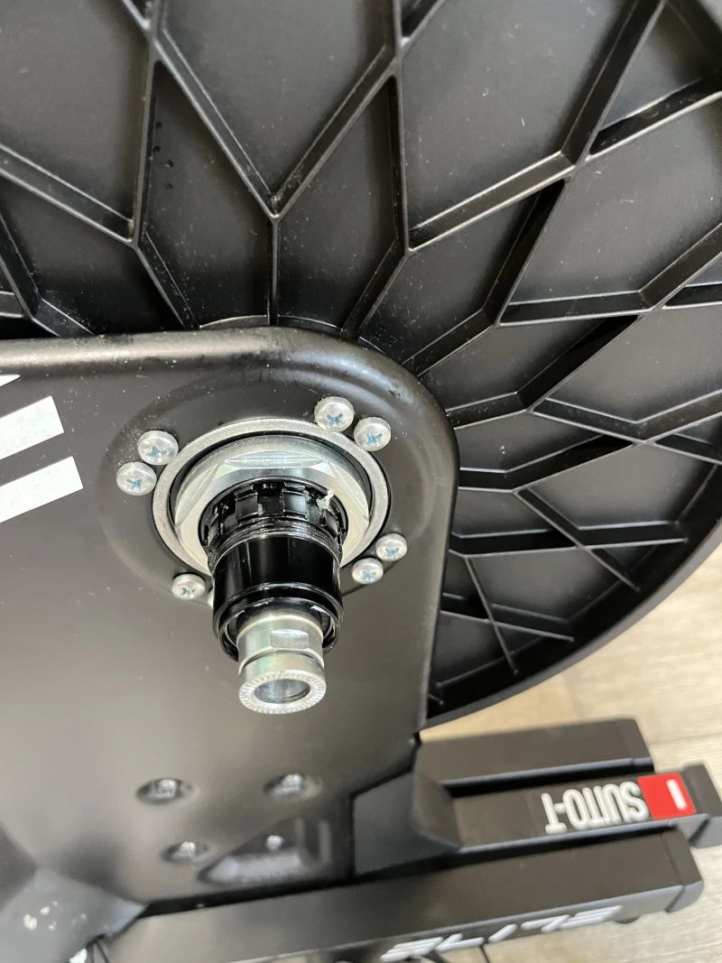 Elite Suito-T se dvěma ořechy 