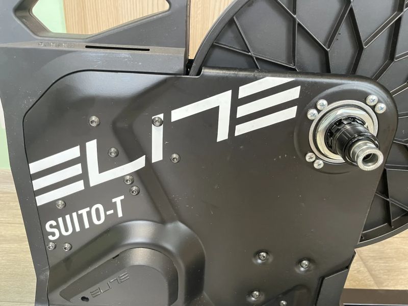 Elite Suito-T se dvěma ořechy 