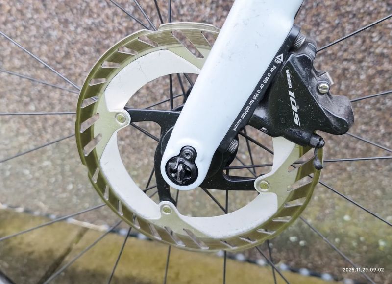 Silniční karbonové kolo Focus Izalco Max 8.6