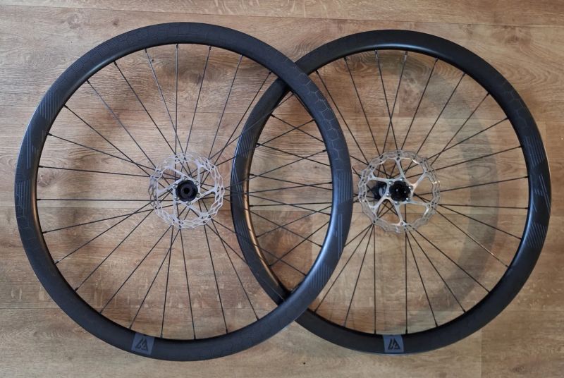 Karbonová kola Light Bicycle + DT Swiss + CX Ray