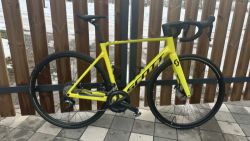 Scott Addict RC 30 (2021) - Karbonový Závodní Stroj