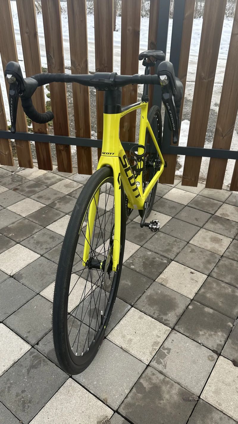 Scott Addict RC 30 (2021) - Karbonový Závodní Stroj