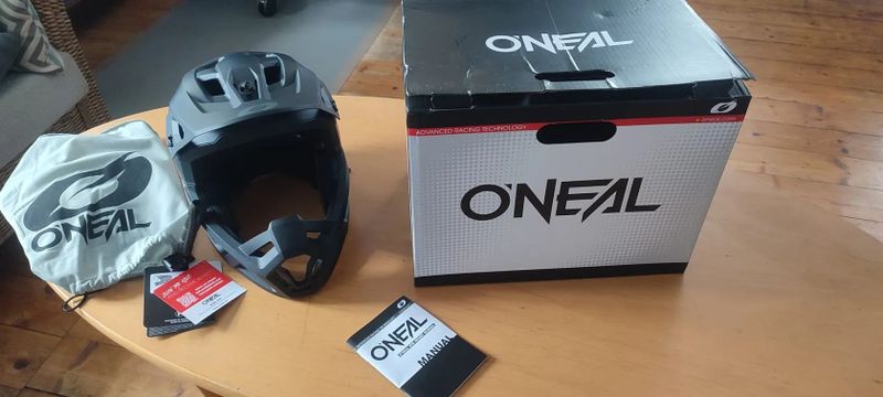 Oneal sl1 black integrální helma 
