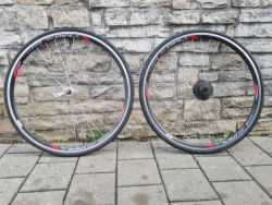 Silniční zapletená kola Taurus 622x14mm