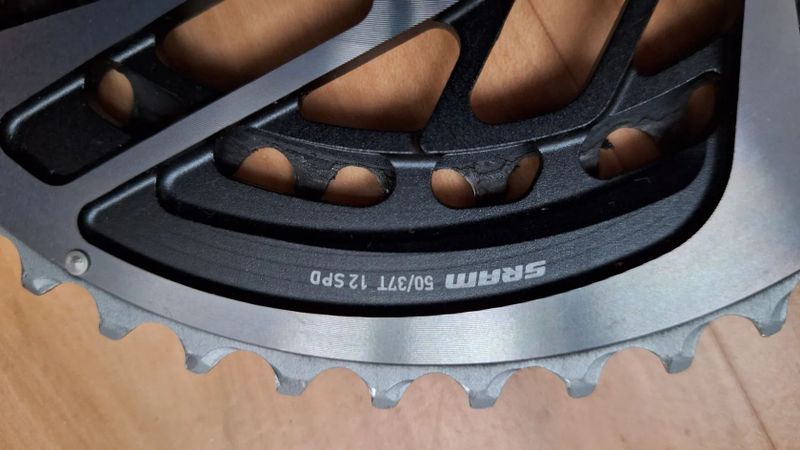 Převodníky Sram Red AXS 12s - minimálně jeté