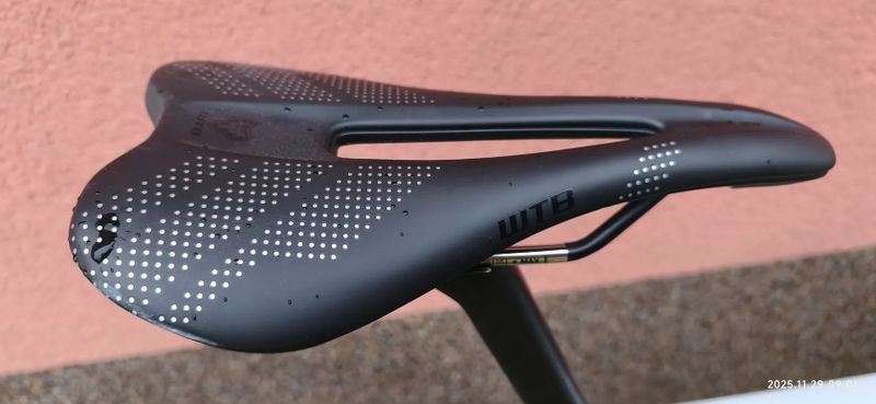 Karbonové silniční kolo Focus Izalco Max 8.6