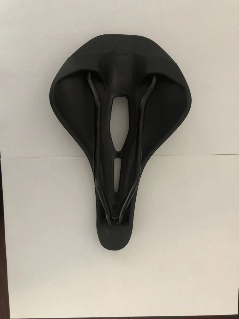 Cyklistické sedlo APEIRO R8