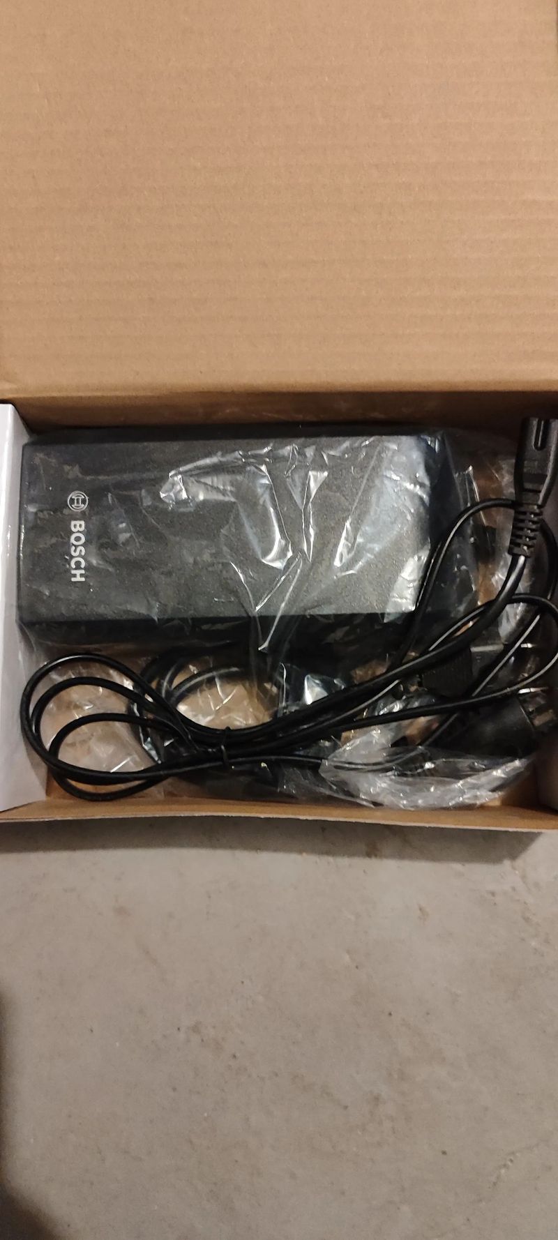 Nabizím nabíječku Bosch