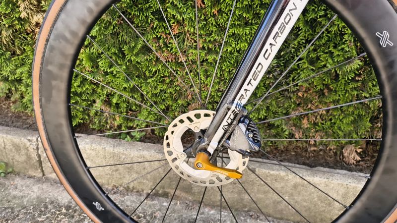 KOBA R30 vel. S, sada Ultegra R8000, karbonové kola.