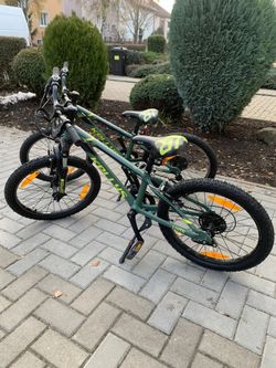 Kellys Lumi 50 green 20"