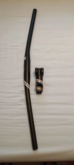 Řídítka Race Face Ride xc a představec Ride xc