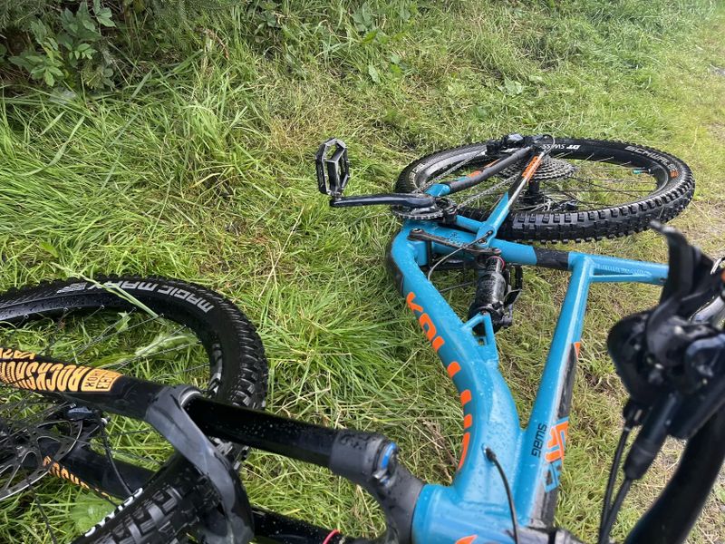 SLEVA Kellys swag 30, L, 170/165mm, 12sp SLX, 27,5”