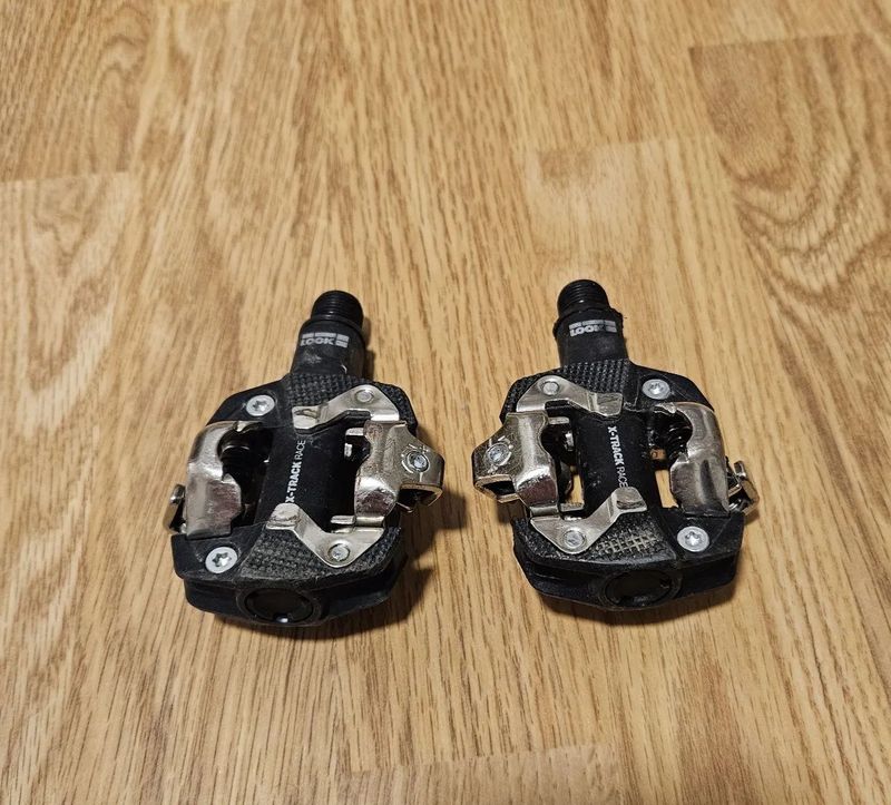 pedály spd Look X-Track Race černá barva