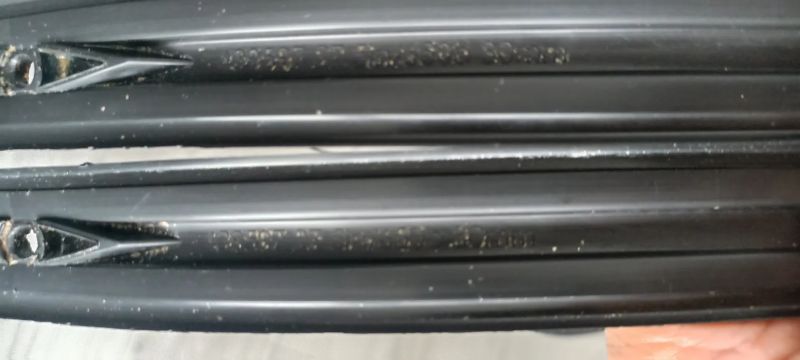 2 ks plášťe Bontrager Team Issue TR 27.5x2.35