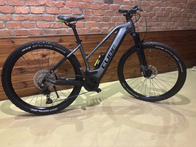 Cube Cube Reaction Pro Hybrid 625 1000 km Bosch