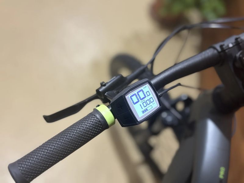 Cube Cube Reaction Pro Hybrid 625 1000 km Bosch