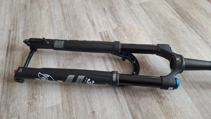 Odpružená vidlice FOX 34