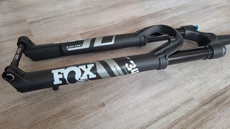 Odpružená vidlice FOX 34