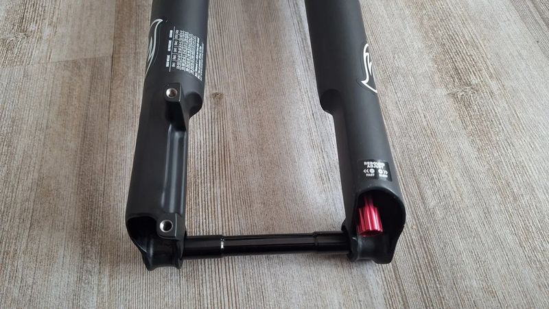 Odpružená vidlice FOX 34