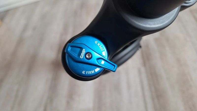 Odpružená vidlice FOX 34