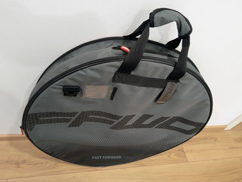 kufr / box na kolo + vak na kola